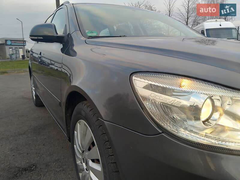 Универсал Skoda Octavia 2011 в Ровно