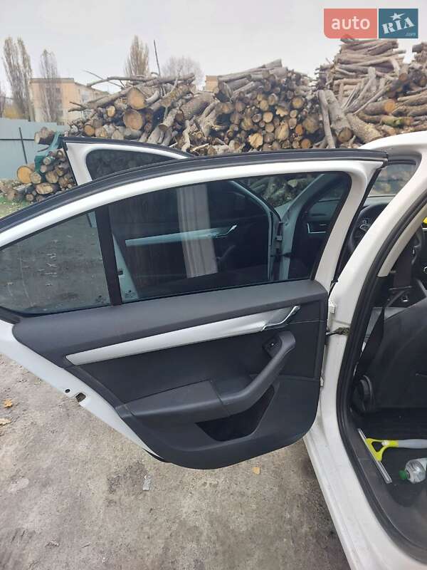 Лифтбек Skoda Octavia 2015 в Василькове