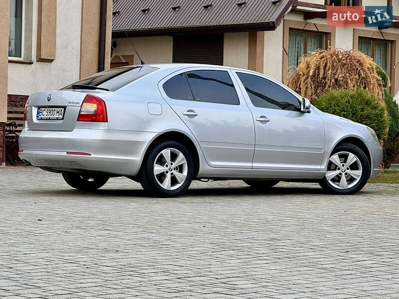 Лифтбек Skoda Octavia 2009 в Самборе