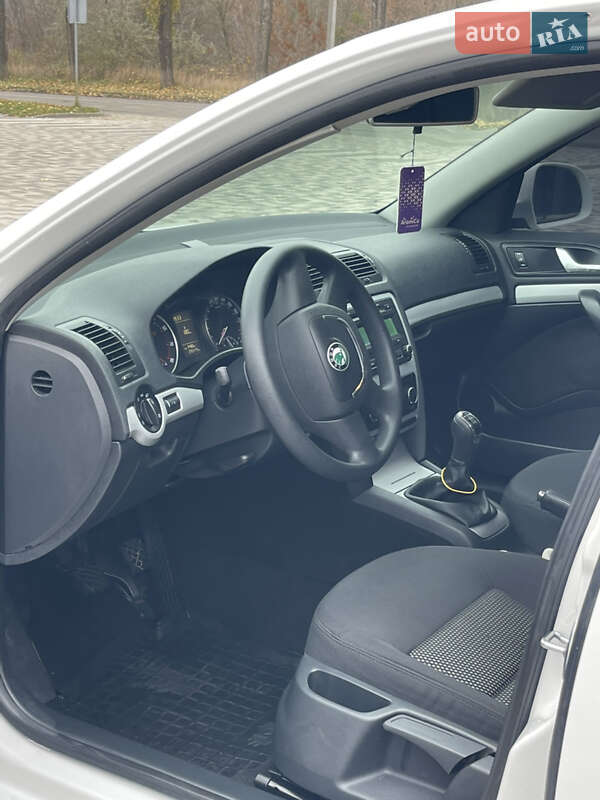 Лифтбек Skoda Octavia 2010 в Каневе фото 8 Лифтбек Skoda Octavia 2010 в Каневе