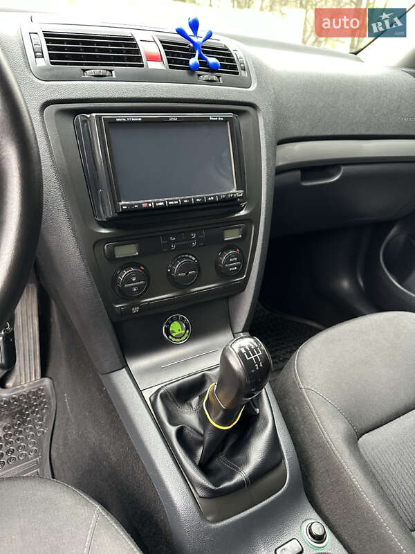Ліфтбек Skoda Octavia 2006 в Кам'янському