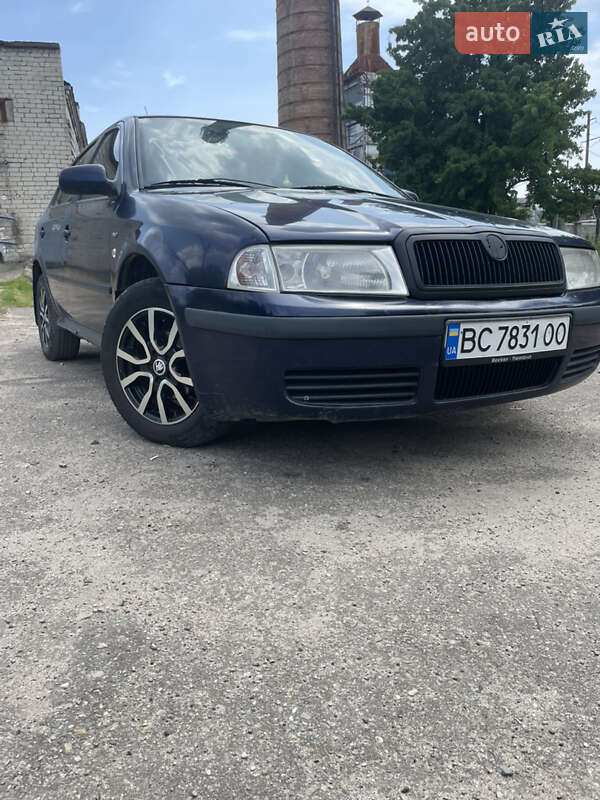 Ліфтбек Skoda Octavia 2002 в Новояворівську