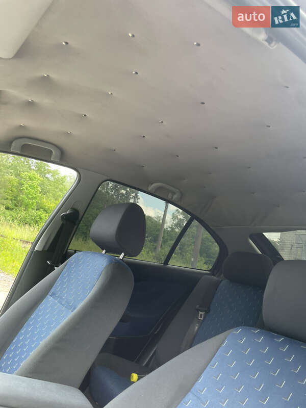 Ліфтбек Skoda Octavia 2002 в Новояворівську