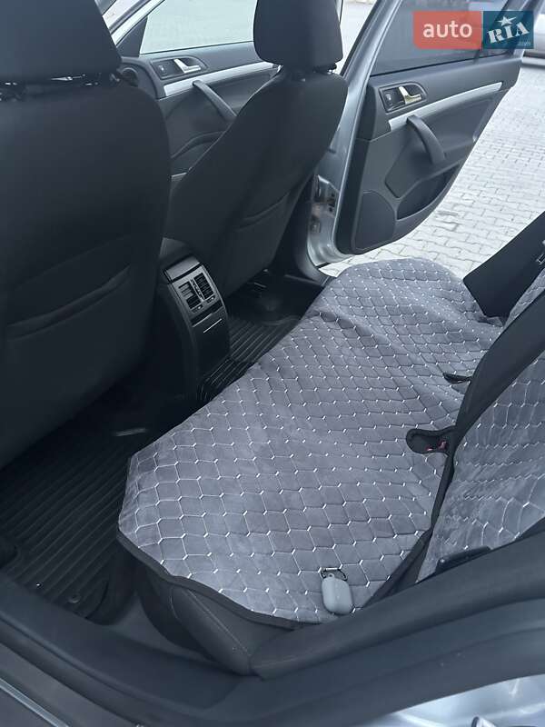 Универсал Skoda Octavia 2011 в Зборове