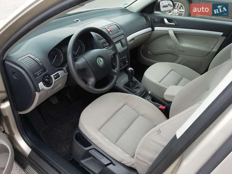 Универсал Skoda Octavia 2005 в Ровно