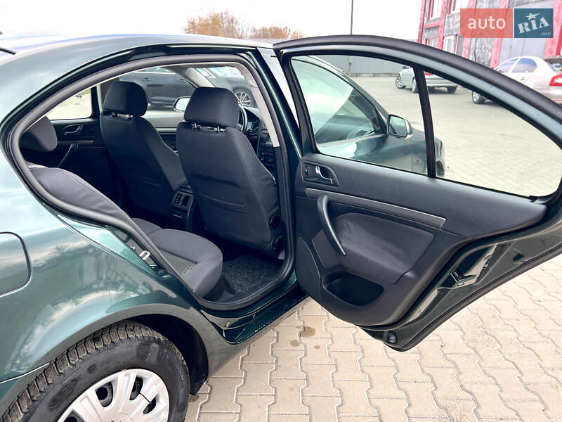 Ліфтбек Skoda Octavia 2006 в Лубнах