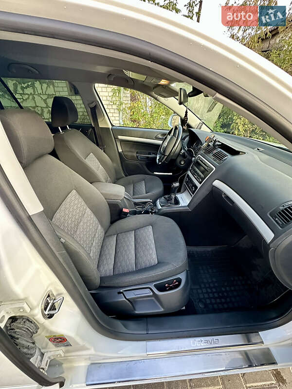 Универсал Skoda Octavia 2011 в Житомире фото 10 Универсал Skoda Octavia 2011 в Житомире
