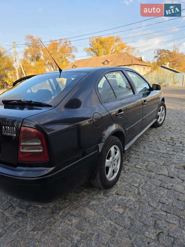 Лифтбек Skoda Octavia 2003 в Днепре