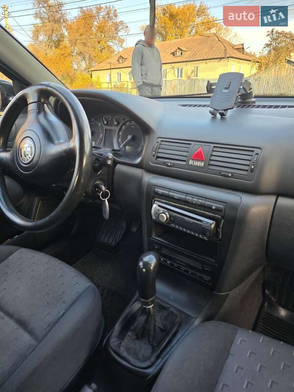 Лифтбек Skoda Octavia 2003 в Днепре