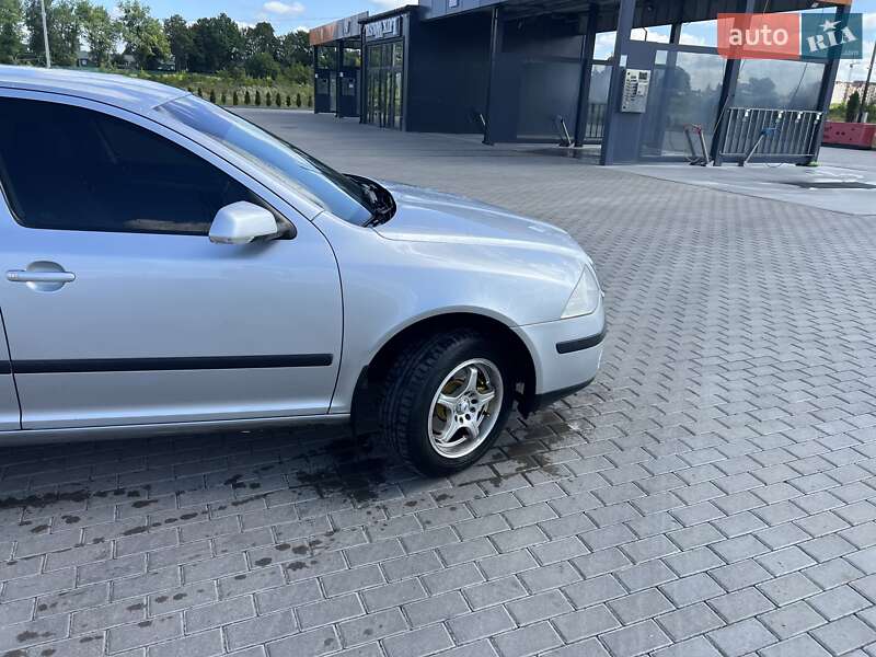 Лифтбек Skoda Octavia 2008 в Золочеве