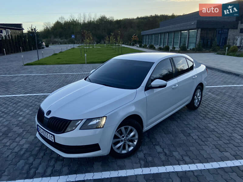 Лифтбек Skoda Octavia 2017 в Сваляве