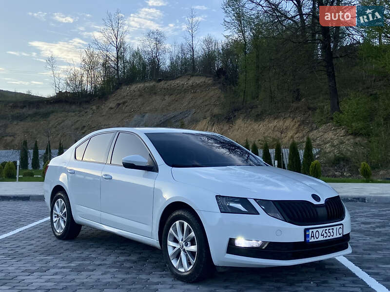 Лифтбек Skoda Octavia 2017 в Сваляве