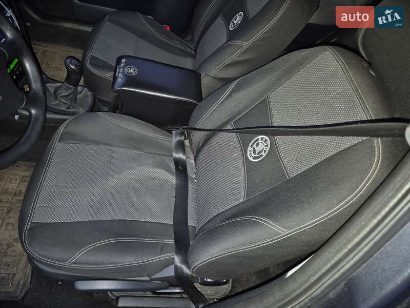 Ліфтбек Skoda Octavia 2007 в Чутовому фото 6 Ліфтбек Skoda Octavia 2007 в Чутовому