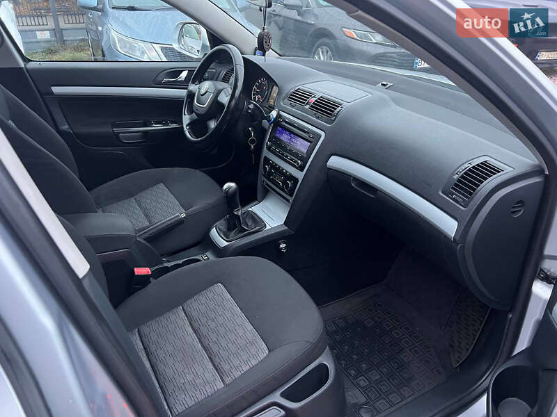 Универсал Skoda Octavia 2010 в Полтаве
