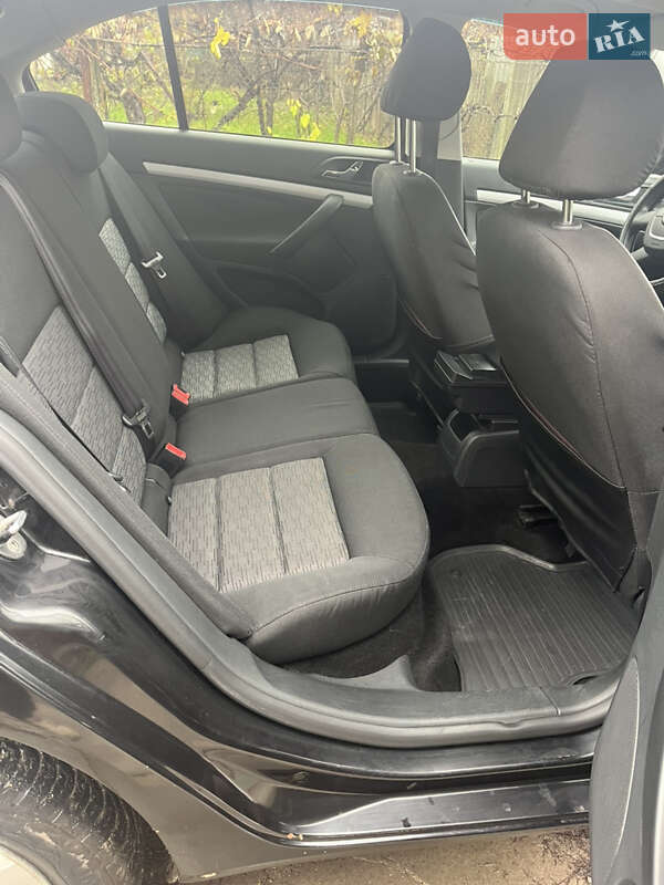 Лифтбек Skoda Octavia 2010 в Киеве фото 8 Лифтбек Skoda Octavia 2010 в Киеве