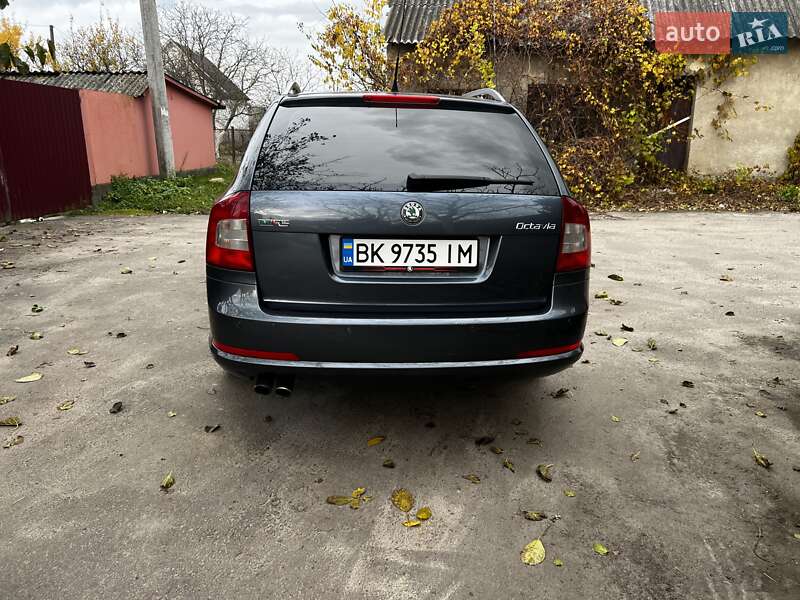 Универсал Skoda Octavia 2010 в Сарнах