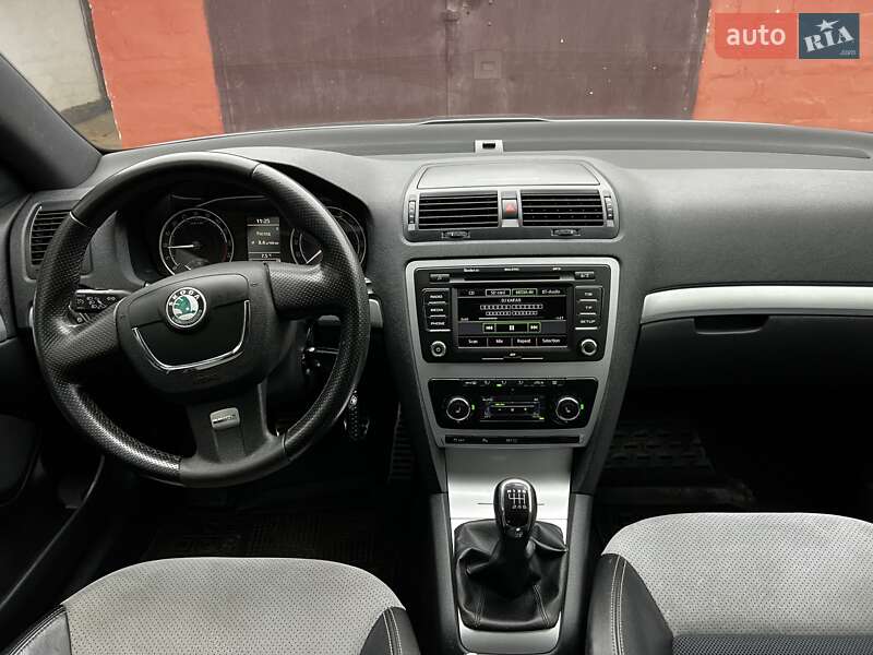 Универсал Skoda Octavia 2010 в Сарнах