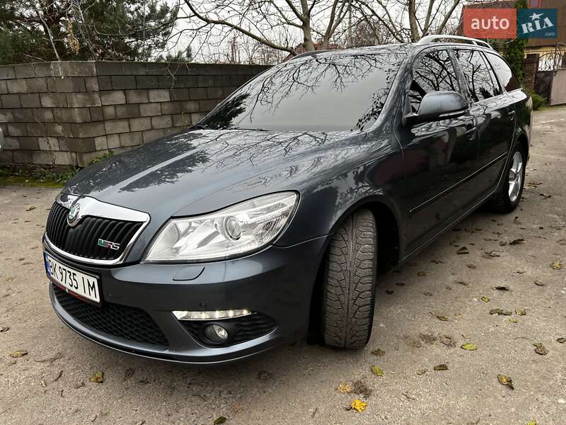 Универсал Skoda Octavia 2010 в Сарнах
