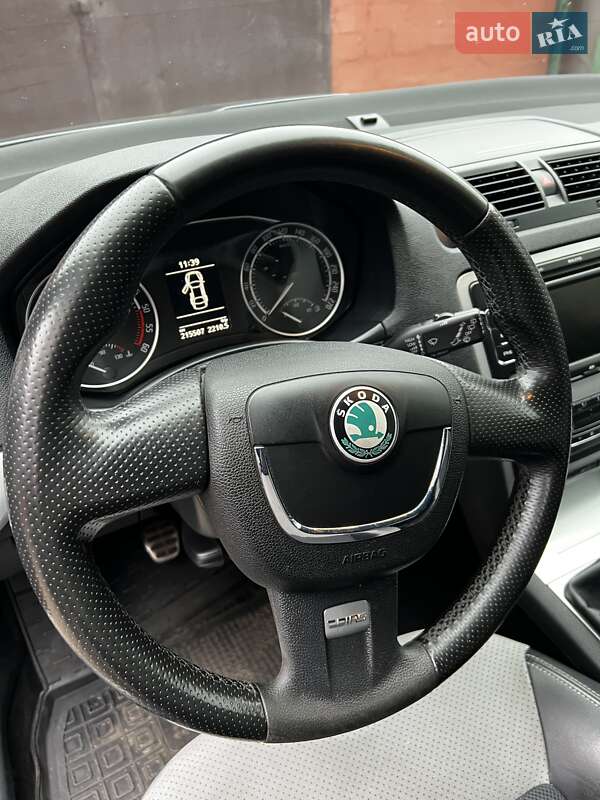 Универсал Skoda Octavia 2010 в Сарнах