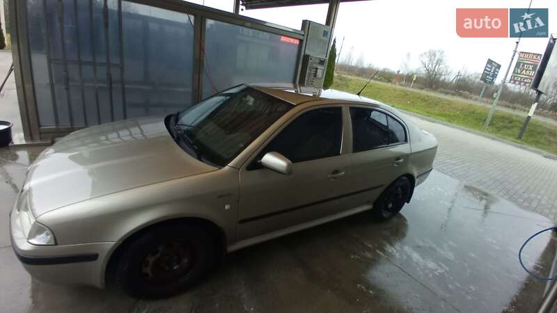 Ліфтбек Skoda Octavia 2004 в Львові