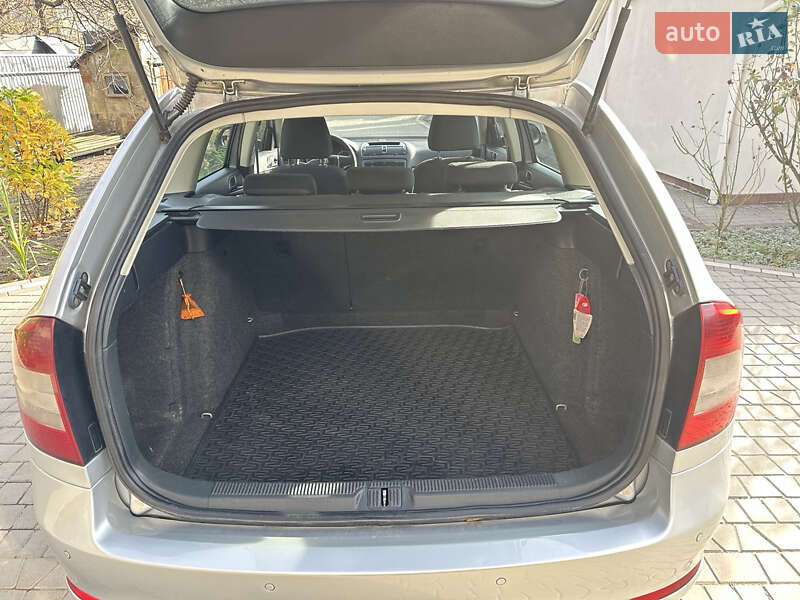 Універсал Skoda Octavia 2011 в Чернівцях