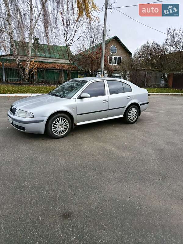 Лифтбек Skoda Octavia 2002 в Киеве