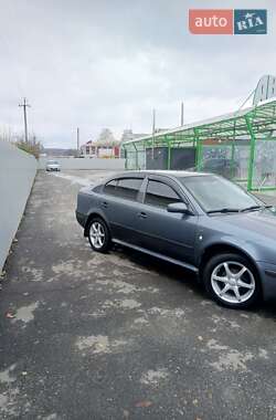 Лифтбек Skoda Octavia 2004 в Богуславе
