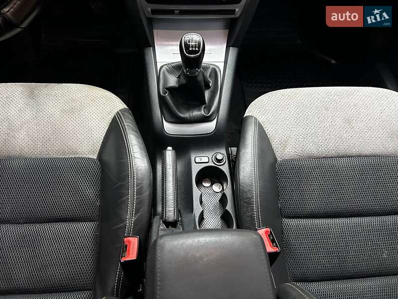 Лифтбек Skoda Octavia 2011 в Черновцах