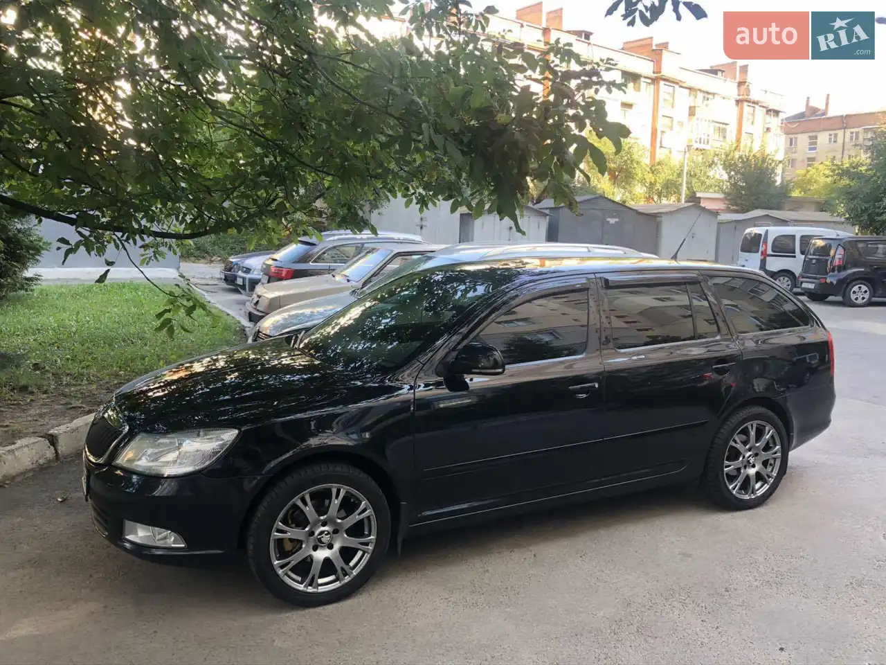 2010 Skoda Octavia - мініатюра 12