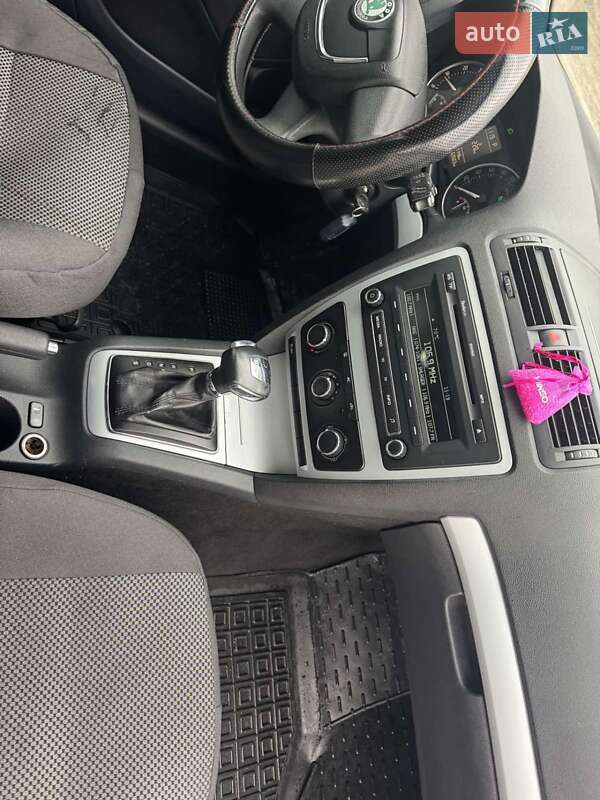 Ліфтбек Skoda Octavia 2010 в Житомирі