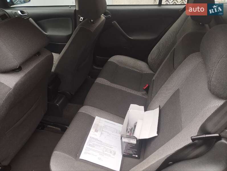 Универсал Skoda Octavia 2003 в Чернигове