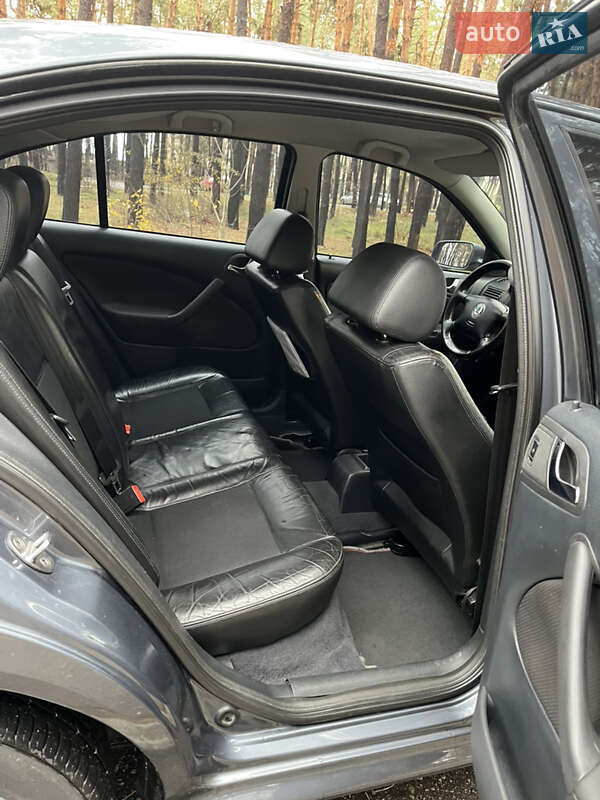 Лифтбек Skoda Octavia 2006 в Черкассах