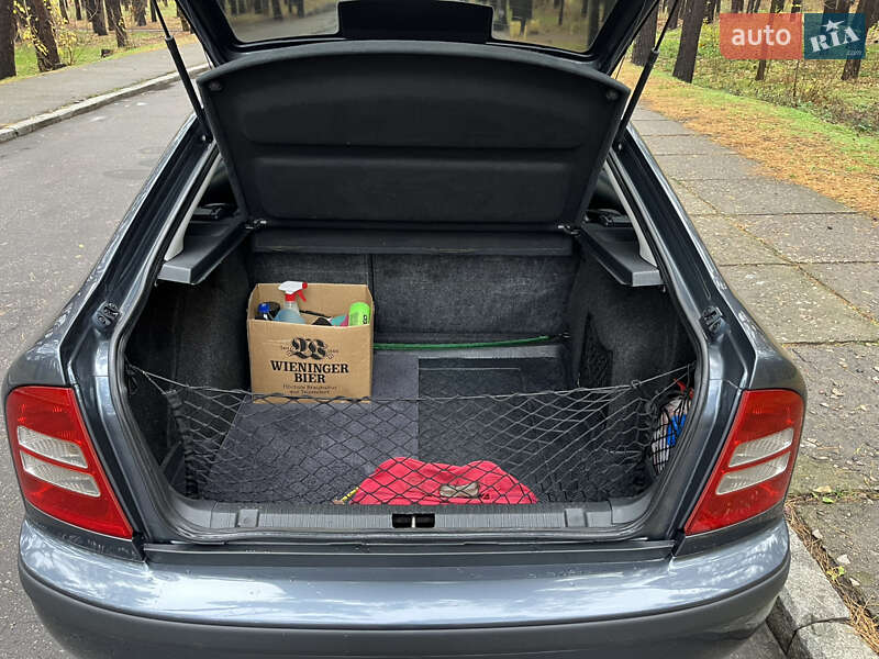 Лифтбек Skoda Octavia 2006 в Черкассах