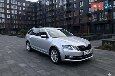 Універсал Skoda Octavia 2017 в Чернівцях