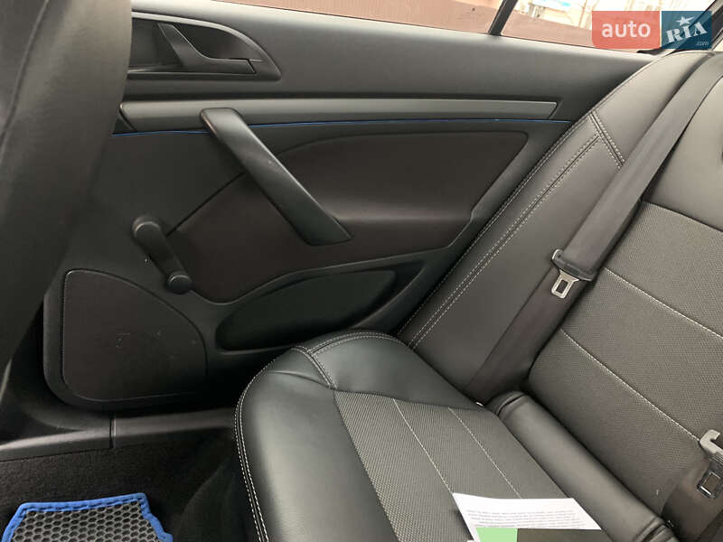 Лифтбек Skoda Octavia 2011 в Киеве фото 5 Лифтбек Skoda Octavia 2011 в Киеве