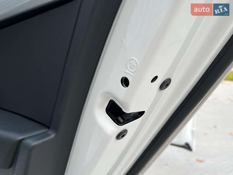 Универсал Skoda Octavia 2020 в Киеве фото 75 Универсал Skoda Octavia 2020 в Киеве