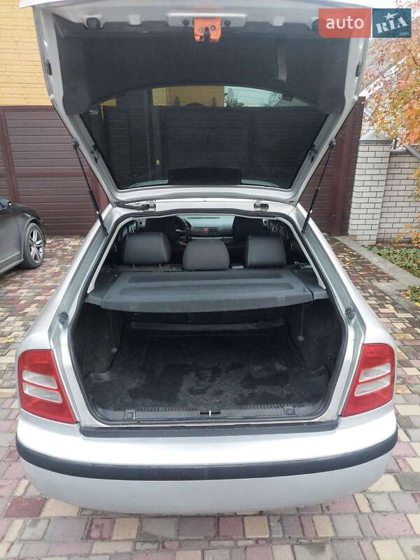 Ліфтбек Skoda Octavia 2006 в Дніпрі