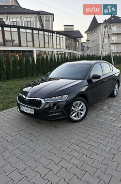 Ліфтбек Skoda Octavia 2022 в Чернівцях