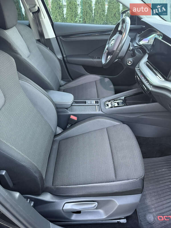 Ліфтбек Skoda Octavia 2022 в Чернівцях