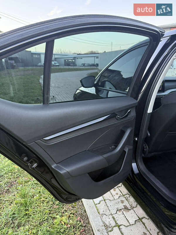 Ліфтбек Skoda Octavia 2022 в Чернівцях