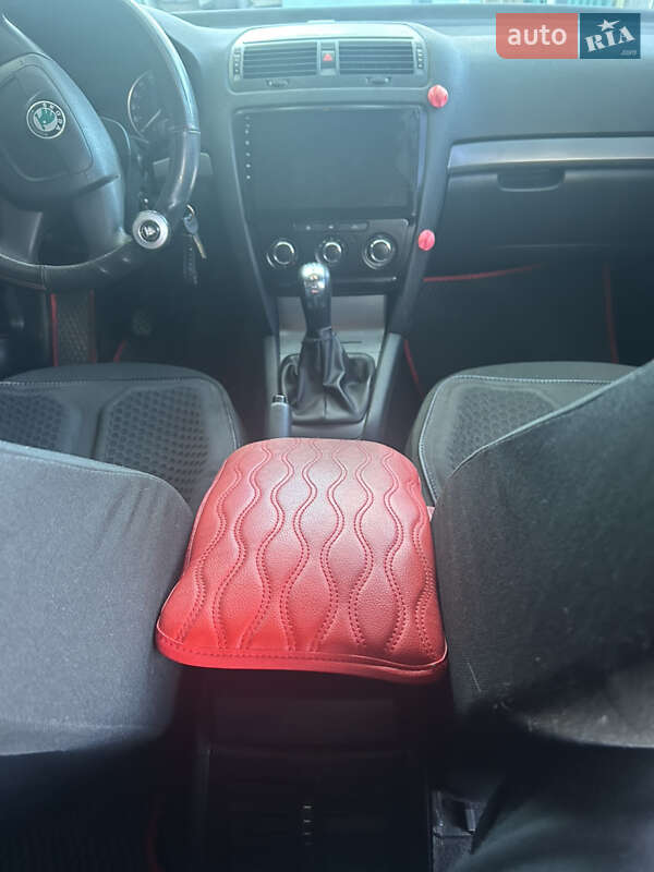 Ліфтбек Skoda Octavia 2010 в Шпикові фото 15 Ліфтбек Skoda Octavia 2010 в Шпикові