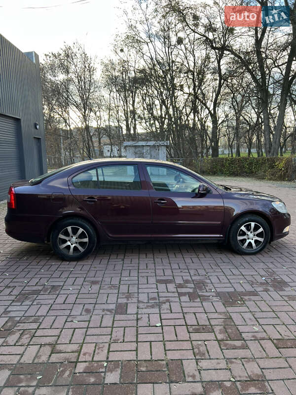 Лифтбек Skoda Octavia 2011 в Знаменке