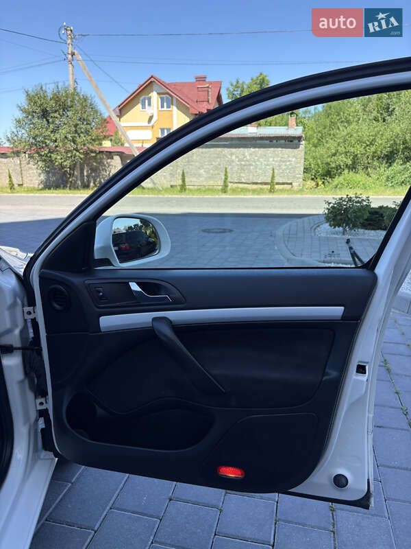 Универсал Skoda Octavia 2010 в Дрогобыче фото 17 Универсал Skoda Octavia 2010 в Дрогобыче