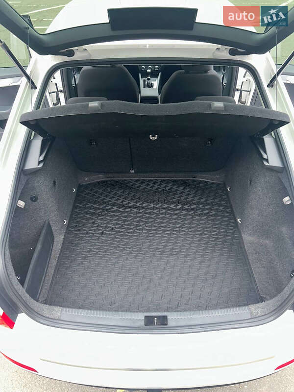 Лифтбек Skoda Octavia 2013 в Киеве фото 8 Лифтбек Skoda Octavia 2013 в Киеве