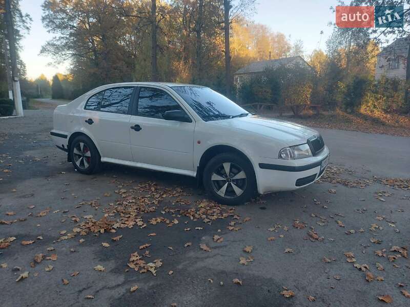 Лифтбек Skoda Octavia 2000 в Остроге