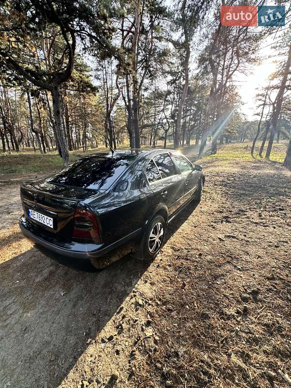 Лифтбек Skoda Octavia 2005 в Днепре