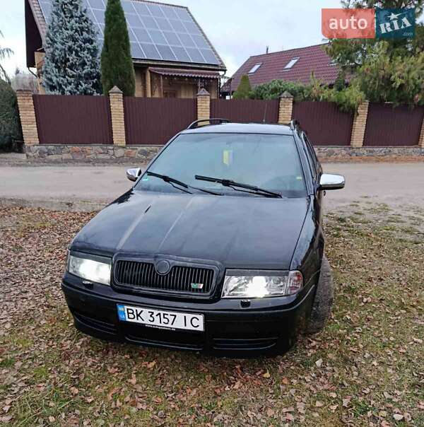 Универсал Skoda Octavia 2002 в Сарнах