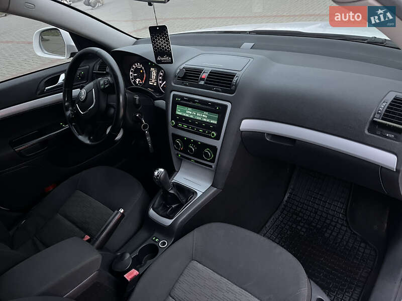 Лифтбек Skoda Octavia 2010 в Золочеве