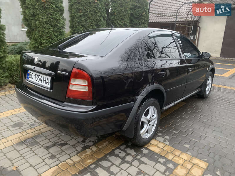 Лифтбек Skoda Octavia 2005 в Бучаче