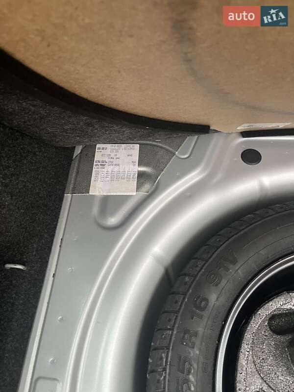 Универсал Skoda Octavia 2011 в Виннице